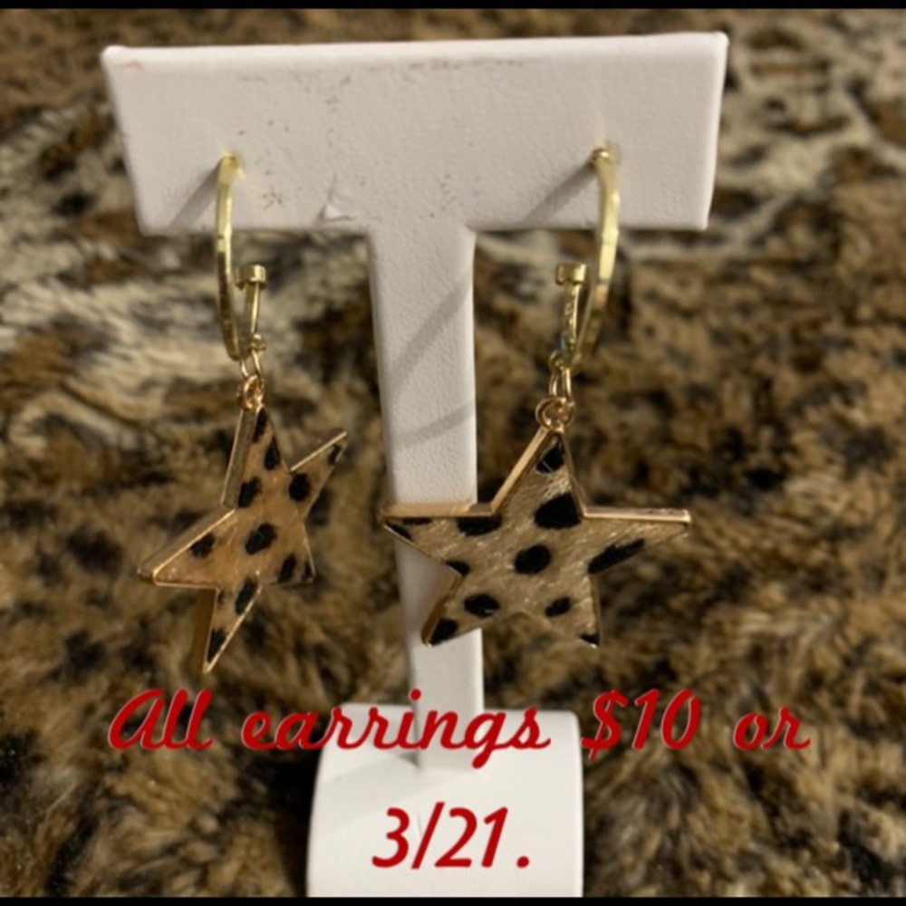 Faux Fur Star Dangled Earrings